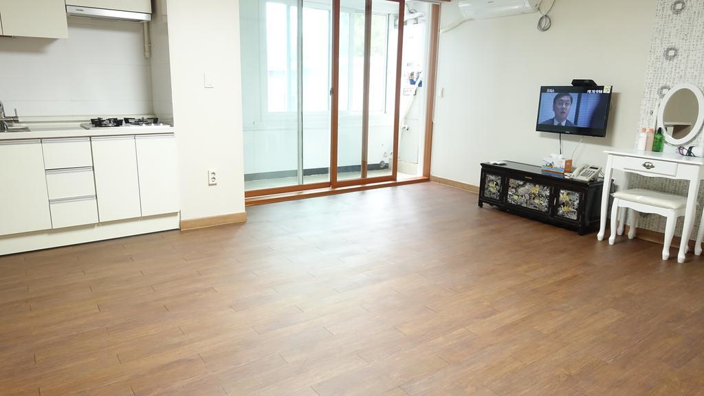Happy Memory Hotell Jeonju Exteriör bild