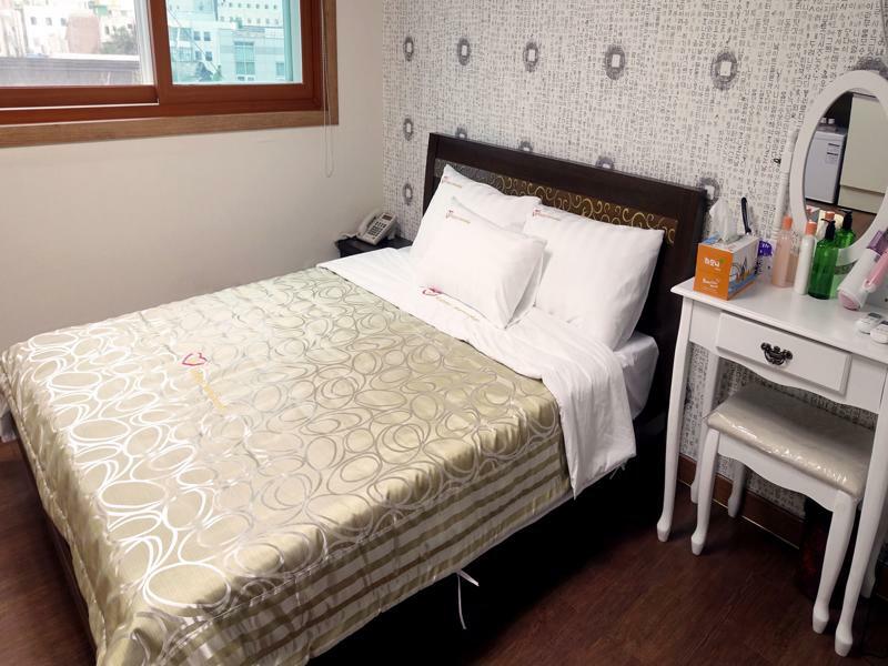 Happy Memory Hotell Jeonju Exteriör bild